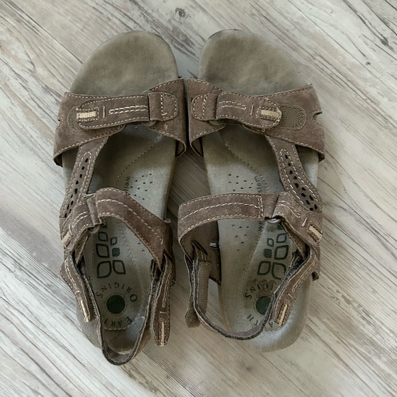 Earth Origins suede sandals. Size 7 wide. - Picture 2 of 8